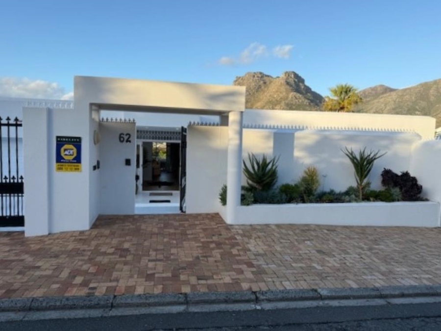 To Let 3 Bedroom Property for Rent in Hout Bay Western Cape